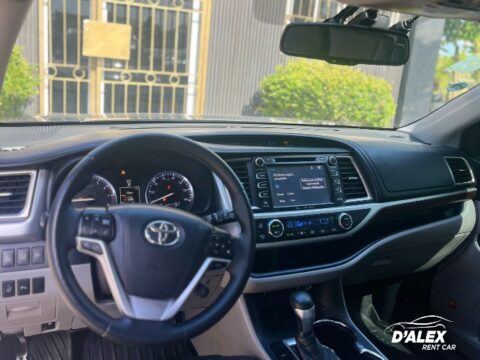 TOYOTA HIGHLANDER LIMITED 2016