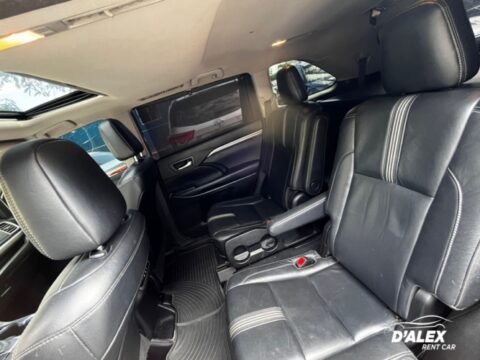 TOYOTA HIGHLANDER SE 4X4 2017