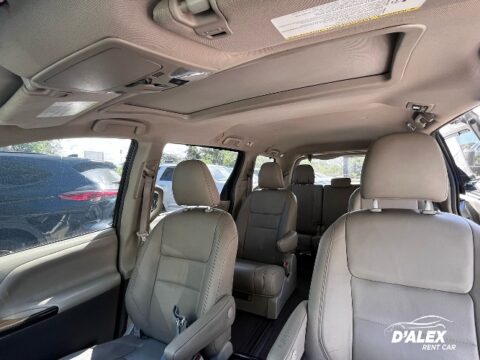 TOYOTA SIENNA XLE 4x4 2015